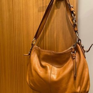 Beautiful vintage Coach purse